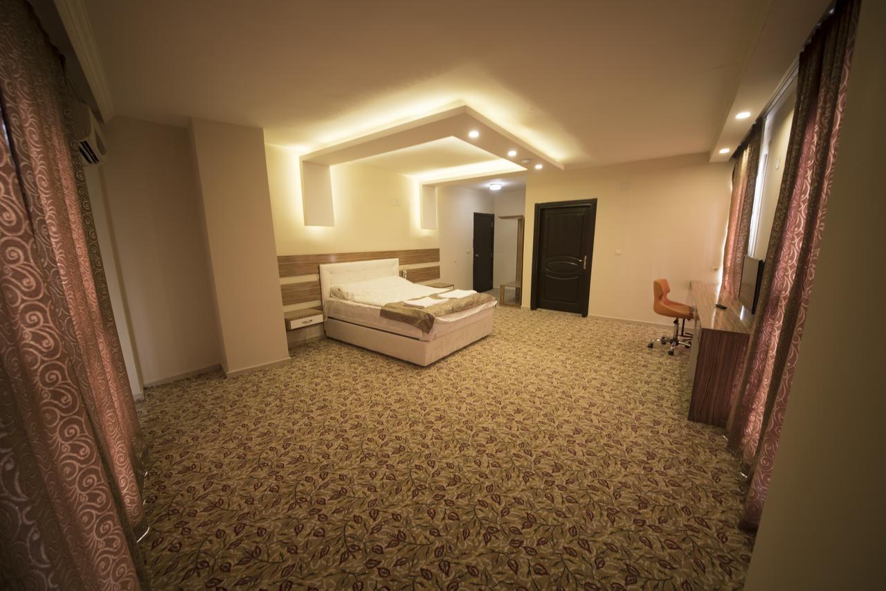Osmaniye Hanedan Otel ภายนอก รูปภาพ